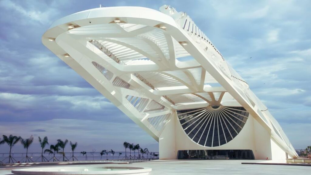 Museu do Amanhã no Rio de Janeiro com arquitetura futurista projetada por Santiago Calatrava